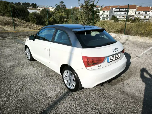 Audi A1 2010 - 9950 EUR, 236924 km - AUTO.MOTO.pt - 236924km - foto 5 de 43