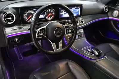 Mercedes-Benz E 220 2018 - 29900 EUR, 230000 km - AUTO.MOTO.pt - 230000km - foto 4 de 32