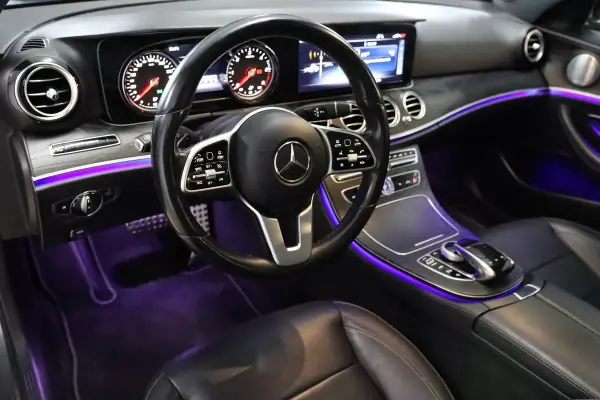 Mercedes-Benz E 220 2018 - 29900 EUR, 230000 km - AUTO.MOTO.pt - 230000km - foto 4 de 32