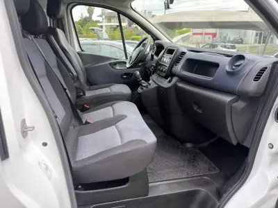 Opel 2018 - 13990 EUR, 110800 km - AUTO.MOTO.pt - 110800km - foto 12 de 17