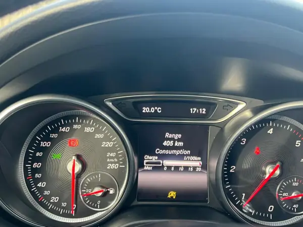 Mercedes-Benz CLA 180 2017 - 18650 EUR, 124000 km - AUTO.MOTO.pt - 124000km - foto 12 de 38