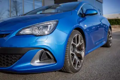 Opel Astra GTC 2013 - 23500 EUR, 109000 km - AUTO.MOTO.pt - 109000km - foto 24 de 47