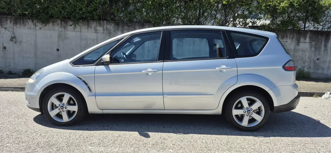 Ford S-Max 2008 - 10950 EUR, 158000 km - AUTO.MOTO.pt - 158000km - foto 4 de 28