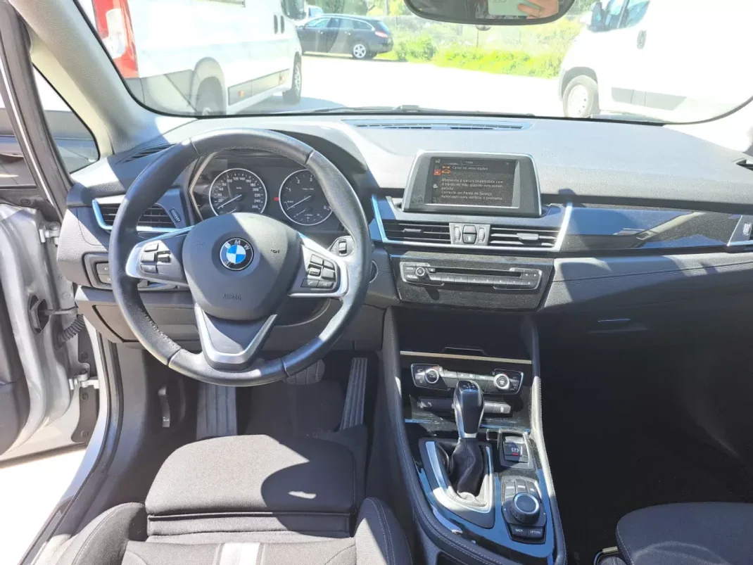 BMW 218 Active Tourer 2015 - 15950 EUR, 206206 km - 206206km - foto 12 de 21