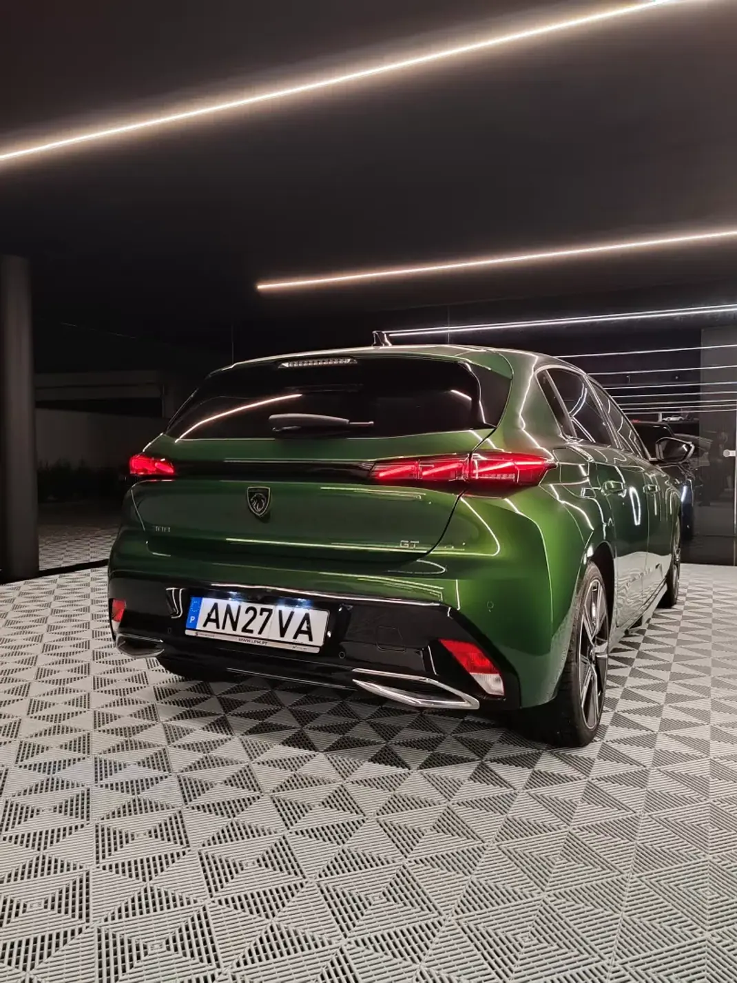 Peugeot 308 2022 - 22750 EUR, 133135 km - AUTO.MOTO.pt - 133135km - foto 14 de 26