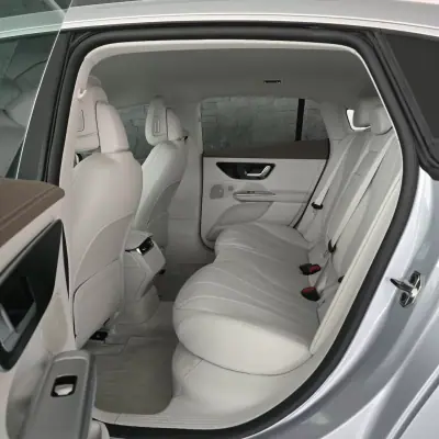 Mercedes-Benz EQE 2023 - 44900 EUR, 108002 km - AUTO.MOTO.pt - 108002km - foto 15 de 40