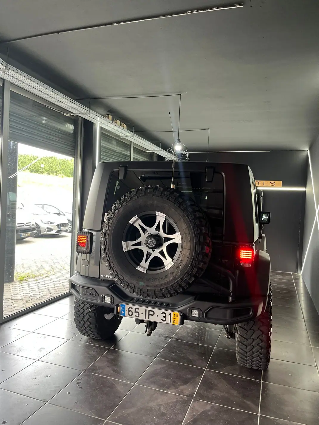 Jeep Wrangler Unlimited 2010 - 48500 EUR, 91300 km - AUTO.MOTO.pt - 91300km - foto 10 de 12