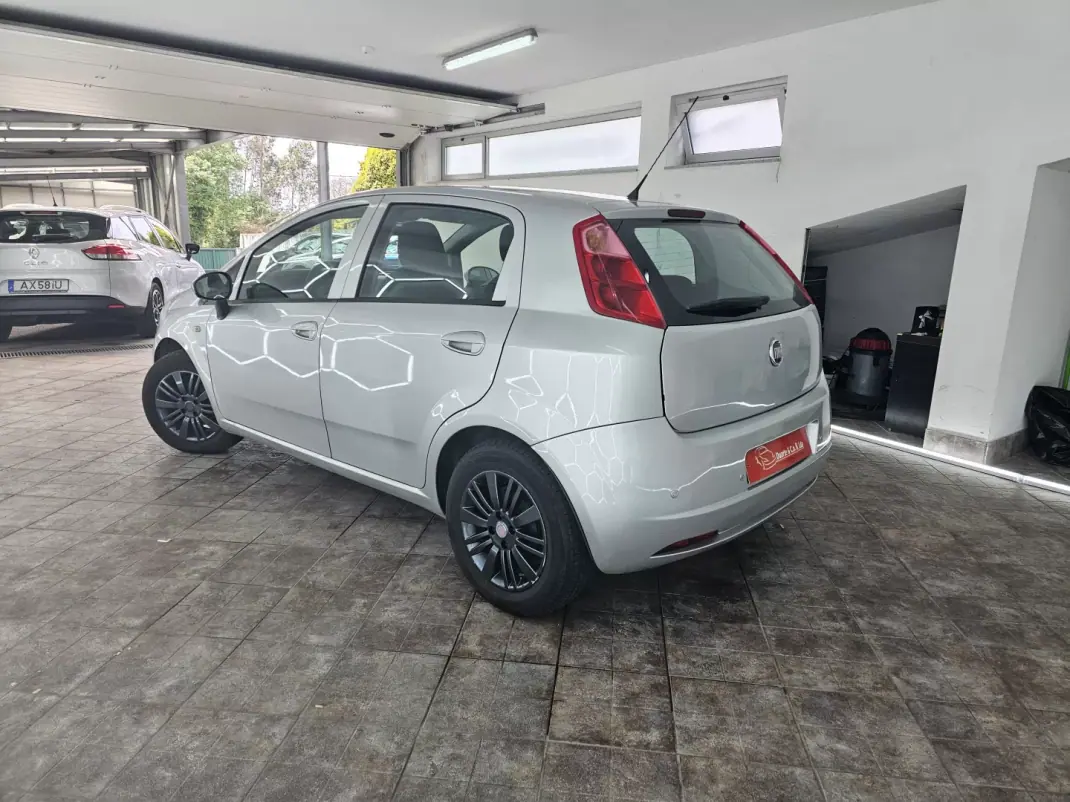 Fiat Grande Punto 2010 - 6000 EUR, 161462 km - AUTO.MOTO.pt - 161462km - foto 12 de 35