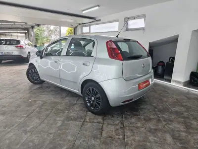 Fiat Grande Punto 2010 - 6000 EUR, 161462 km - AUTO.MOTO.pt - 161462km - foto 12 de 35