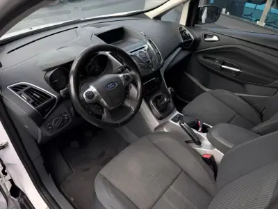 Ford C-Max 2011 - 8900 EUR, 205000 km - AUTO.MOTO.pt - 205000km - foto 6 de 9