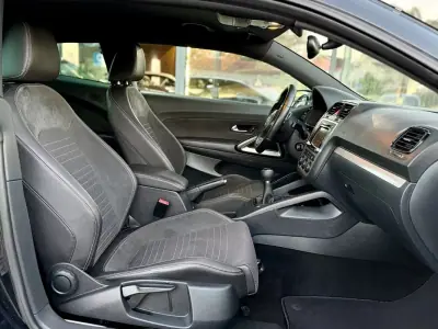 Volkswagen Scirocco 2009 - 11990 EUR, 178000 km - AUTO.MOTO.pt - 178000km - foto 15 de 17