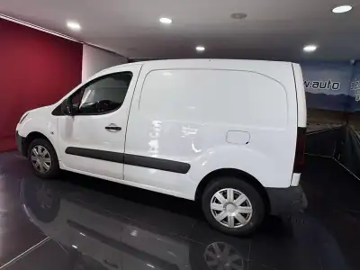 Citroën BERLINGO 3 LUGARES 2014 - 8450 EUR, 263000 km - AUTO.MOTO.pt - 263000km - foto 3 de 11