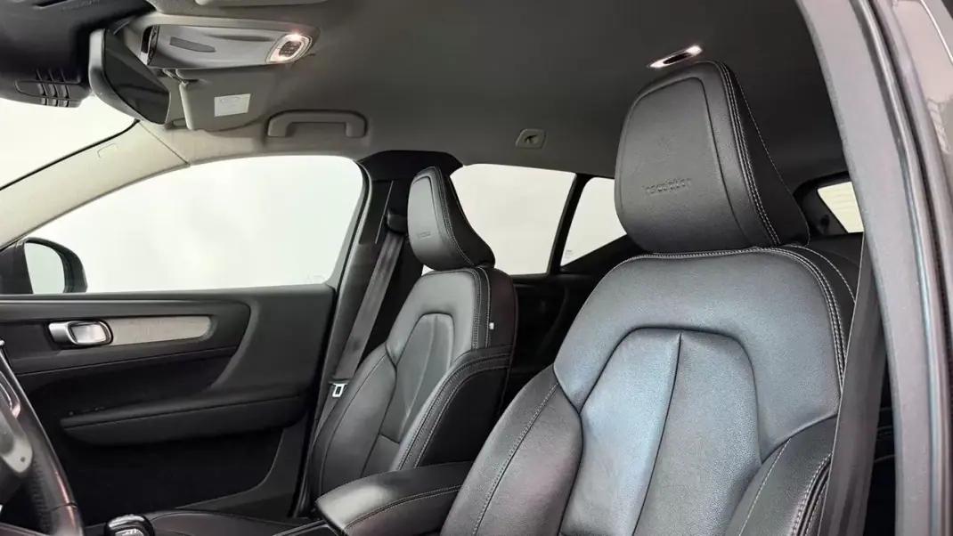 Volvo XC 40 2018 - 24990 EUR, 65080 km - 65080km - foto 27 de 30