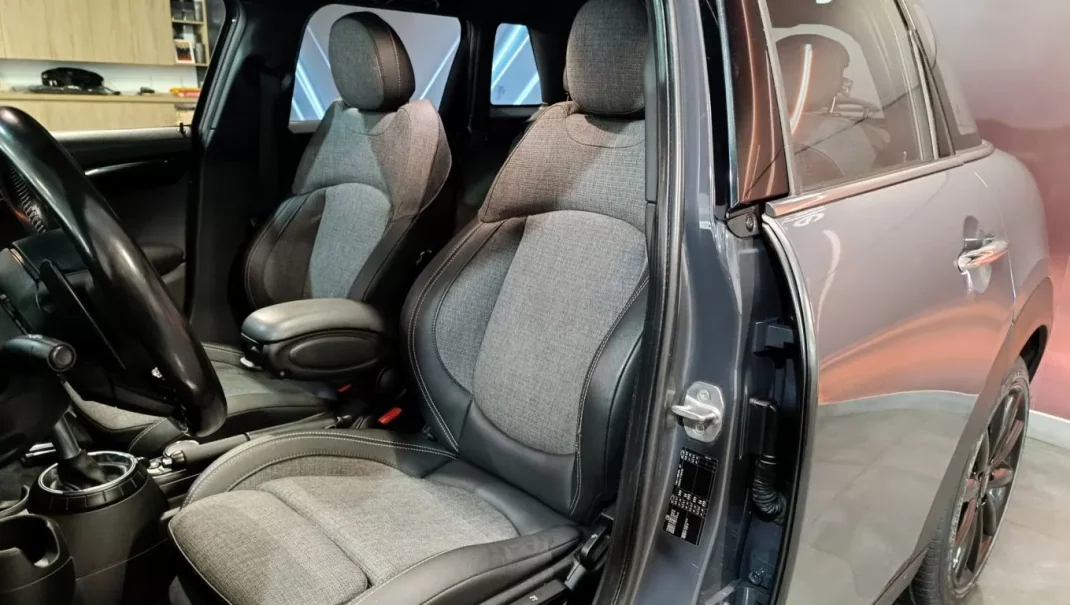 MINI Cooper 2016 - 19700 EUR, 119952 km - AUTO.MOTO.pt - 119952km - foto 51 de 64