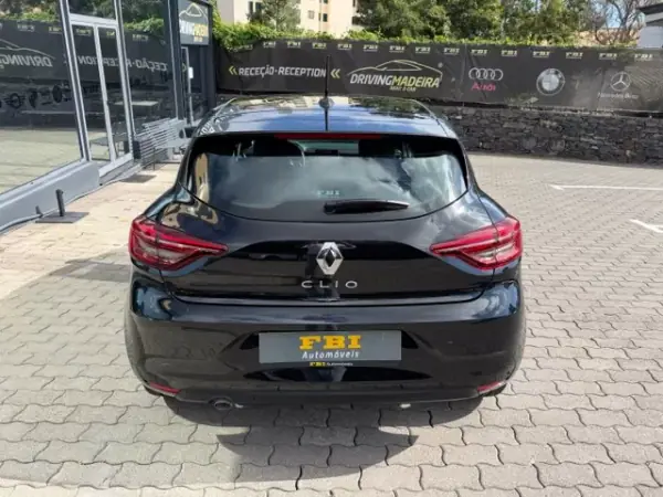 Renault Clio 2022 - 15500 EUR, 77463 km - AUTO.MOTO.pt - 77463km - foto 7 de 11