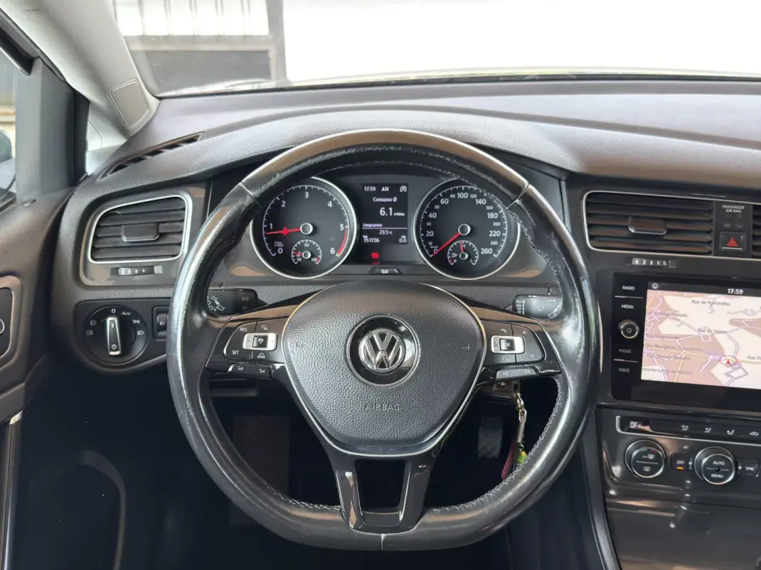 Volkswagen Golf 2017 - 15950 EUR, 151736 km - 151736km - foto 27 de 34