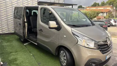 Renault Trafic 2017 - 18490 EUR, 187000 km - AUTO.MOTO.pt - 187000km - foto 4 de 15