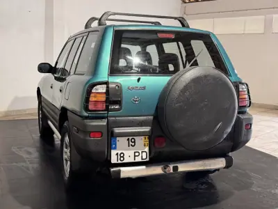 Toyota RAV4 1999 - 7900 EUR, 148900 km - AUTO.MOTO.pt - 148900km - foto 7 de 21