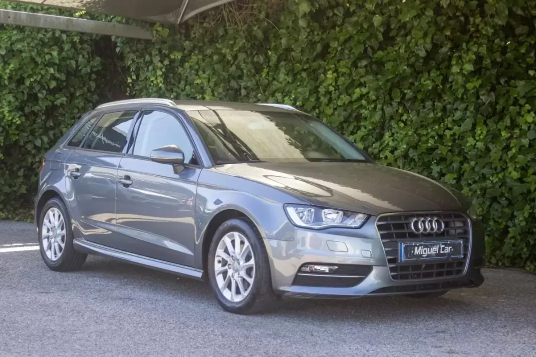 Audi A3 Sportback 2015 - 15900 EUR, 100000 km - AUTO.MOTO.pt - 100000km - foto 1 de 16