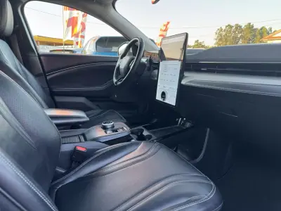 Ford Mustang Mach-E 2021 - 26900 EUR, 123000 km - AUTO.MOTO.pt - 123000km - foto 16 de 44
