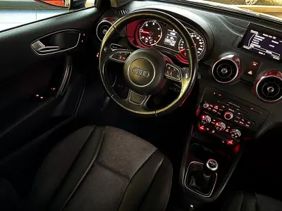 Audi A1 2011 - 9990 EUR, 218000 km - AUTO.MOTO.pt - 218000km - foto 29 de 34