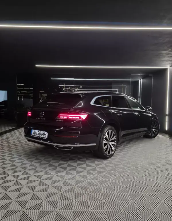 Volkswagen Arteon Shooting Brake 2021 - 27750 EUR, 98000 km - AUTO.MOTO.pt - 98000km - foto 5 de 22