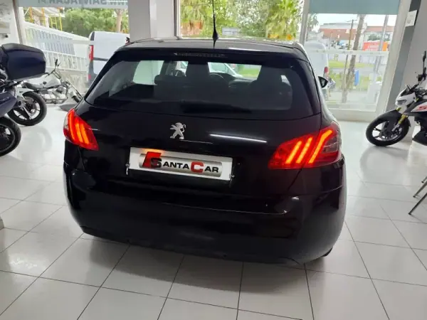 Peugeot 308 2014 - 8980 EUR, 165000 km - AUTO.MOTO.pt - 165000km - foto 13 de 22
