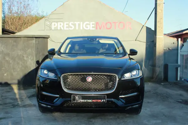 Jaguar F-Pace 2016 - 25900 EUR, 176000 km - AUTO.MOTO.pt - 176000km - foto 2 de 25