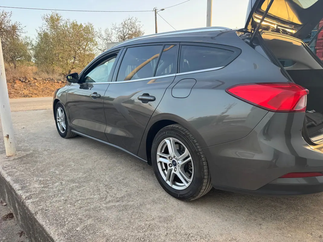 Ford Focus SW 2019 - 14650 EUR, 110600 km - 110600km - foto 4 de 15