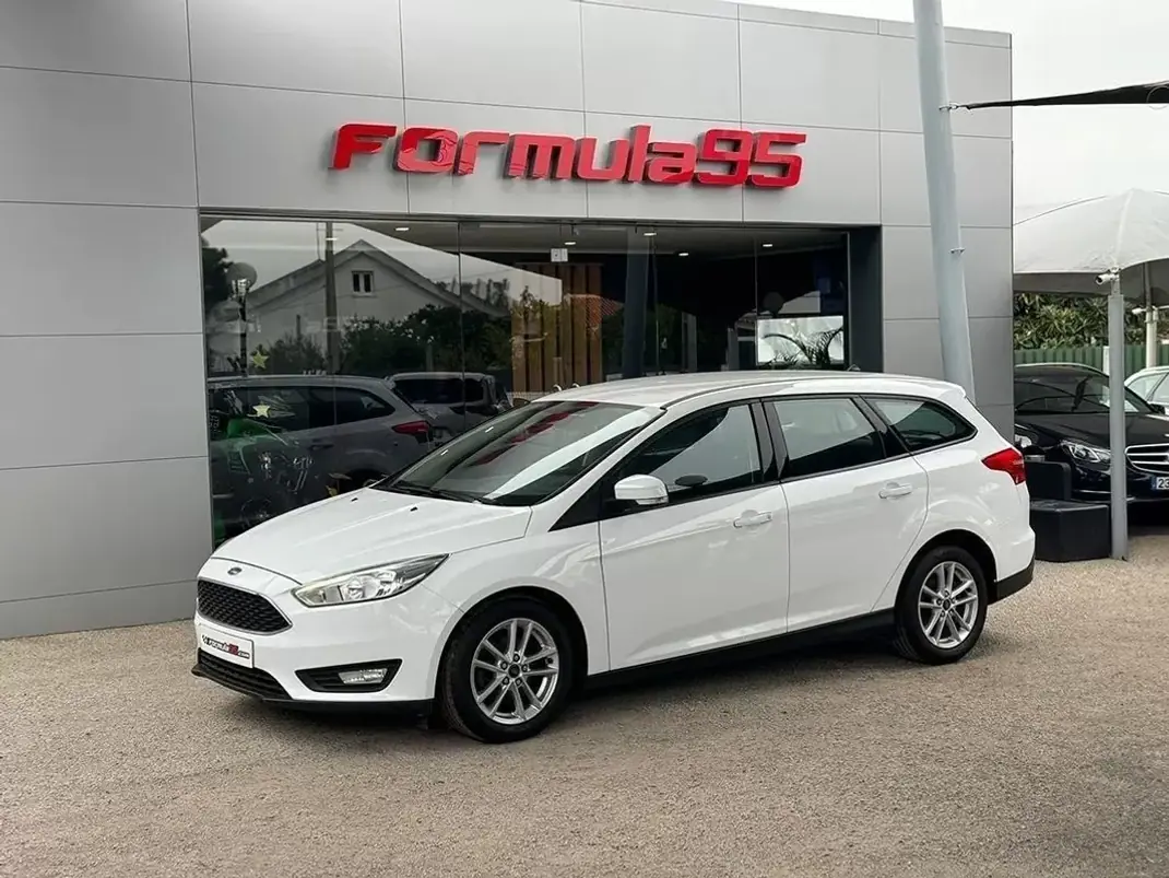 Ford Focus SW 2017 - 10900 EUR, 155572 km - AUTO.MOTO.pt - 155572km - foto 22 de 23