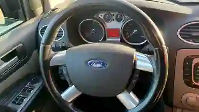 Ford Focus 2010 - 4250 EUR, 285000 km - AUTO.MOTO.pt - 285000km - foto 5 de 8