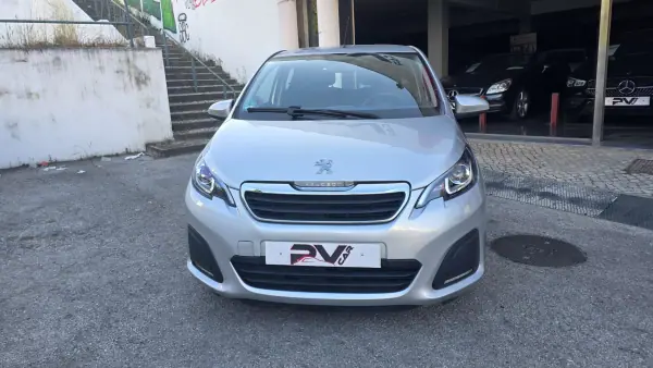 Peugeot 108 2016 - 8490 EUR, 94000 km - AUTO.MOTO.pt - 94000km - foto 2 de 6