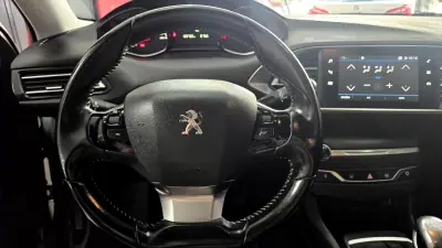 Peugeot 308 SW 2018 - 12650 EUR, 133760 km - AUTO.MOTO.pt - 133760km - foto 16 de 60