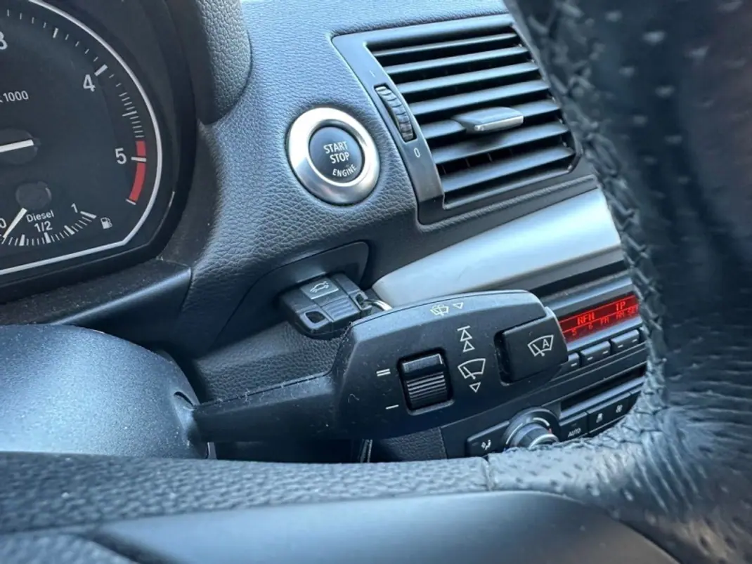 BMW 120 2013 - 17500 EUR, 154360 km - AUTO.MOTO.pt - 154360km - foto 32 de 46