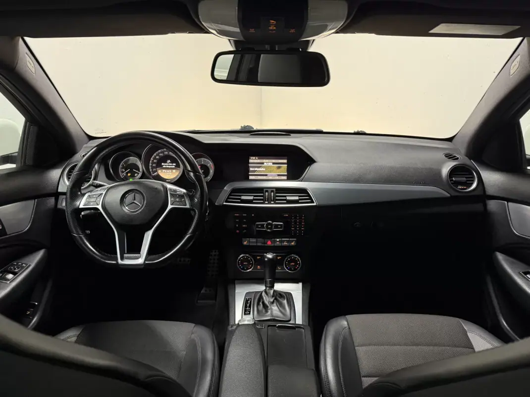 Mercedes-Benz C 250 2011 - 18500 EUR, 193000 km - AUTO.MOTO.pt - 193000km - foto 18 de 22