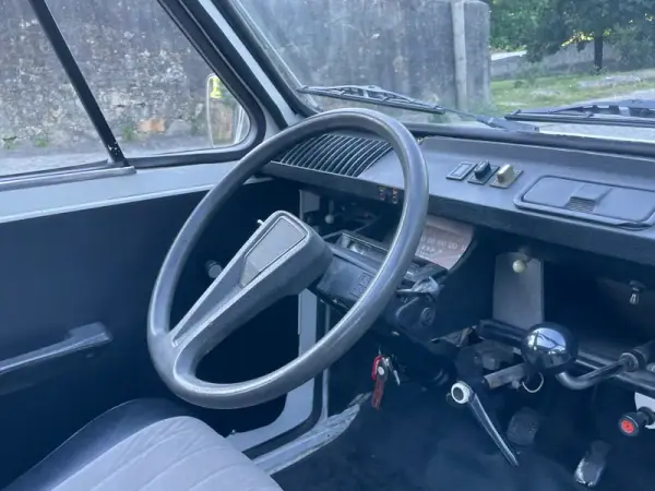 Citroën Dyane 1979 - 7900 EUR, 92000 km - AUTO.MOTO.pt - 92000km - foto 19 de 38