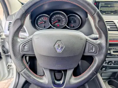 Renault Mégane Coupe 2011 - 5500 EUR, 240205 km - AUTO.MOTO.pt - 240205km - foto 14 de 23