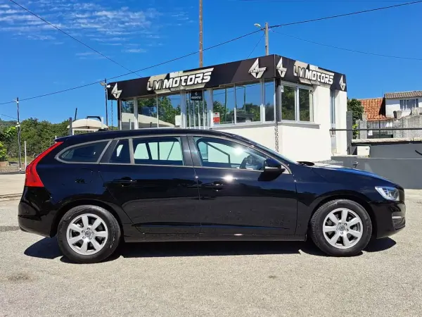 Volvo V60 2013 - 13900 EUR, 111000 km - AUTO.MOTO.pt - 111000km - foto 5 de 42