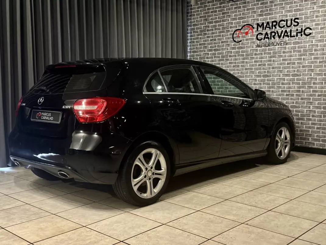 Mercedes-Benz A 180 2014 - 12990 EUR, 290000 km - AUTO.MOTO.pt - 290000km - foto 4 de 15
