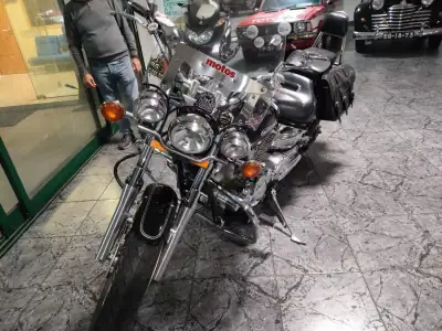 Yamaha XVS 2000 - 6000 EUR, 42905 km - AUTO.MOTO.pt - 42905km - foto 4 de 5