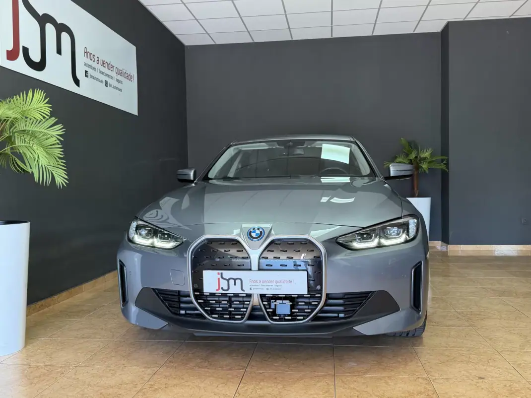 BMW i4 2022 - 36500 EUR, 76874 km - AUTO.MOTO.pt - 76874km - foto 3 de 18