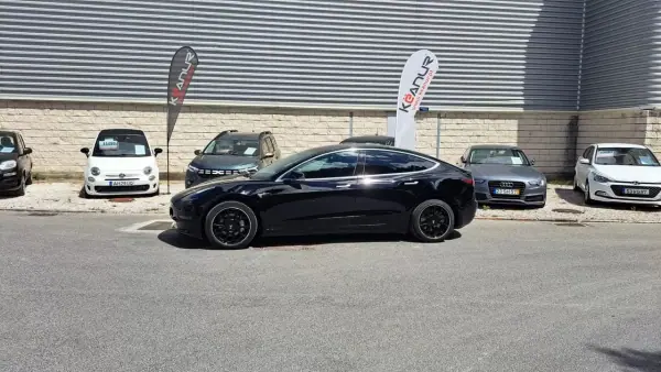 Tesla Model 3 2019 - 22500 EUR, 113000 km - AUTO.MOTO.pt - 113000km - foto 29 de 53