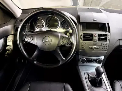 Mercedes-Benz C 220 2009 - 15490 EUR, 188996 km - AUTO.MOTO.pt - 188996km - foto 14 de 20