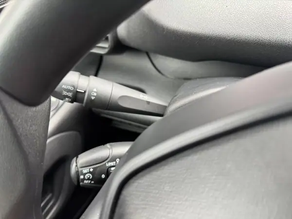Peugeot PARTNER 1.6 BlueHDi L1 Pro 2019 - 11500 EUR, 172861 km - AUTO.MOTO.pt - 172861km - foto 10 de 11