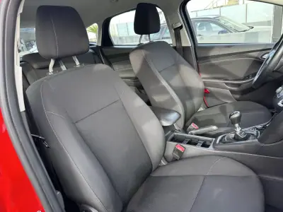 Ford Focus 2017 - 9900 EUR, 190000 km - AUTO.MOTO.pt - 190000km - foto 48 de 50
