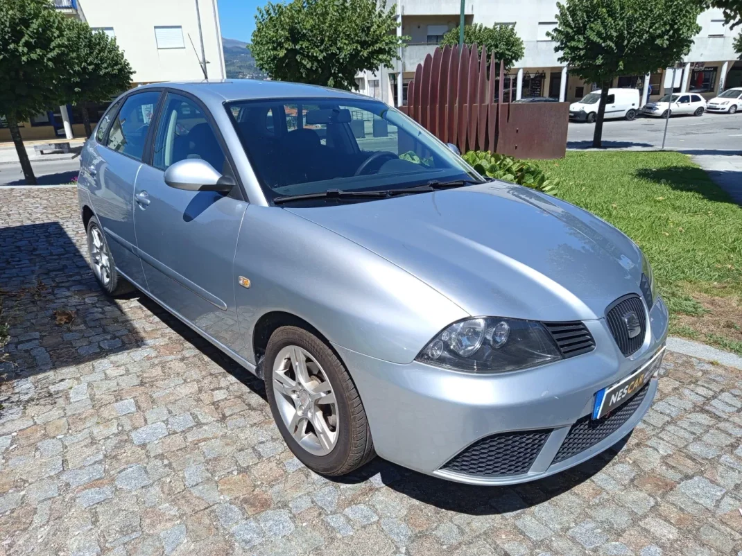 SEAT Ibiza 2006 - 4990 EUR, 144800 km - AUTO.MOTO.pt - 144800km - foto 3 de 10