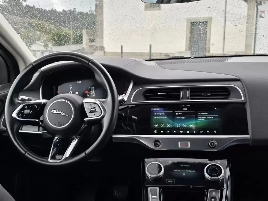Jaguar I-Pace 2020 - 27999 EUR, 93000 km - AUTO.MOTO.pt - 93000km - foto 18 de 28