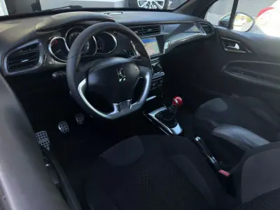 Citroën DS3 2014 - 9950 EUR, 149900 km - AUTO.MOTO.pt - 149900km - foto 4 de 25