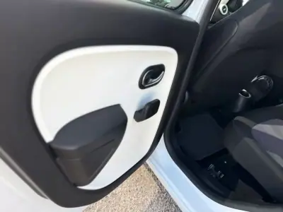 Renault Twingo 2021 - 13900 EUR, 48785 km - AUTO.MOTO.pt - 48785km - foto 11 de 22