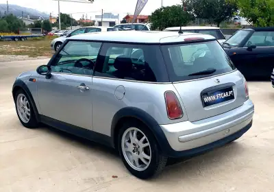 MINI One 2004 - 7990 EUR, 179700 km - AUTO.MOTO.pt - 179700km - foto 7 de 22